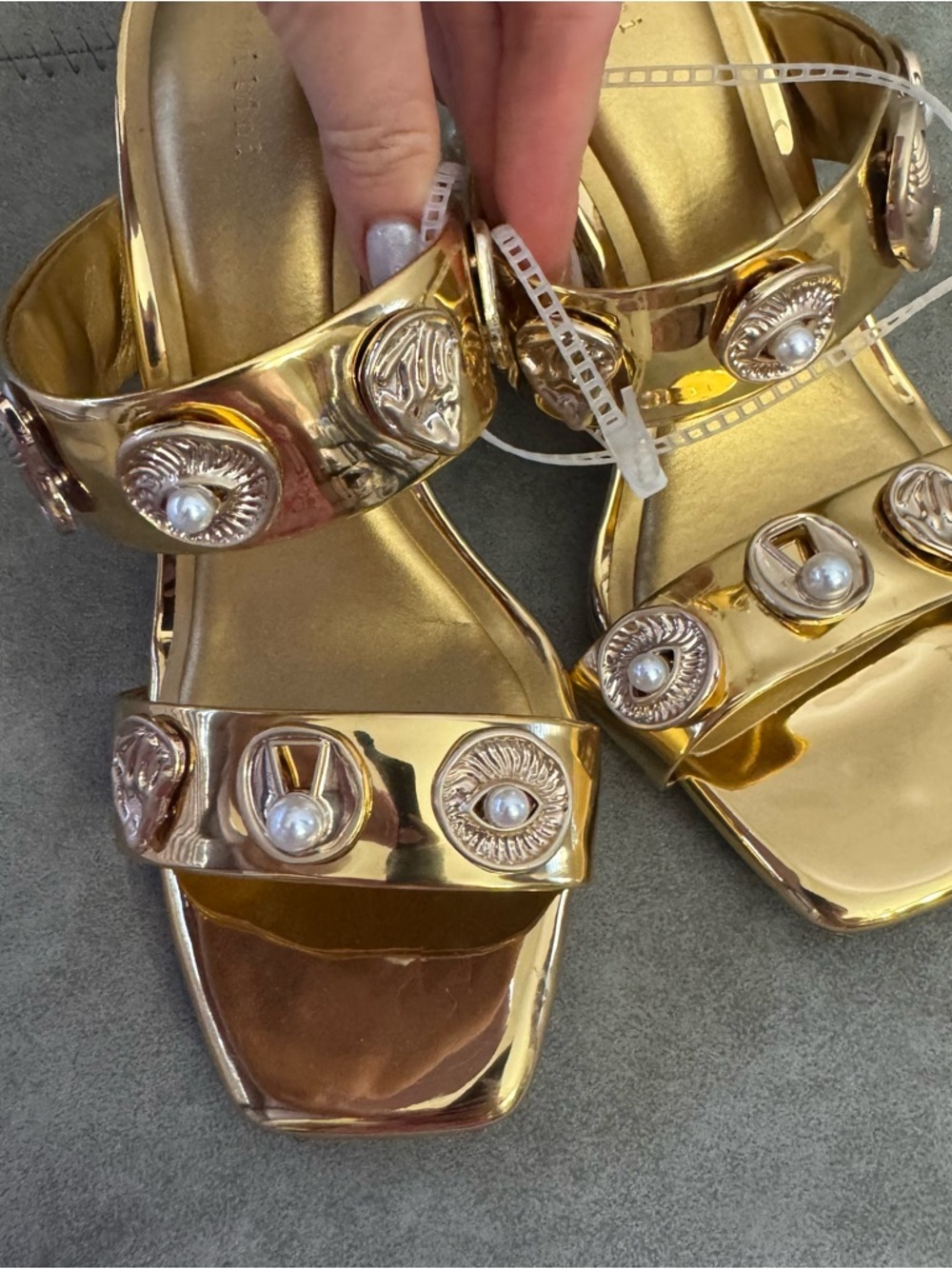 NWT Gianni Bini Penei Metallic Pearl Ornament
Detail Slide Sandals Sz 7 - Picture 7 of 8
